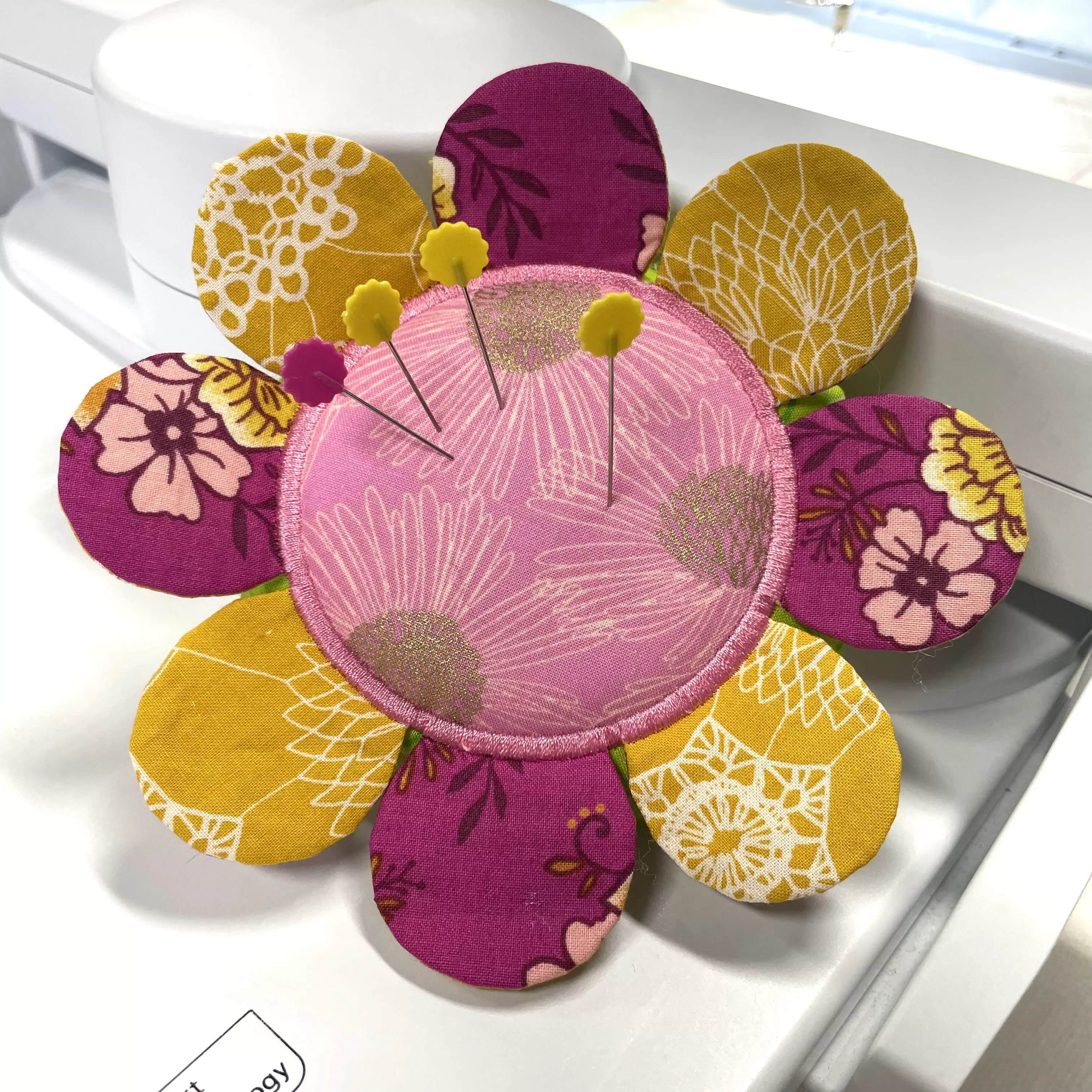 blossom-pin-cushion-project-kit-july-2024-dde "Blossom Pin Cushion" Project Kit/July (2024 DDE)